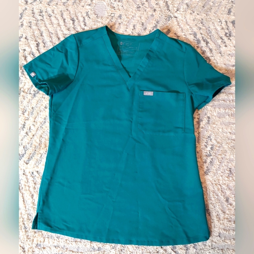 Figs hunter green catarina top